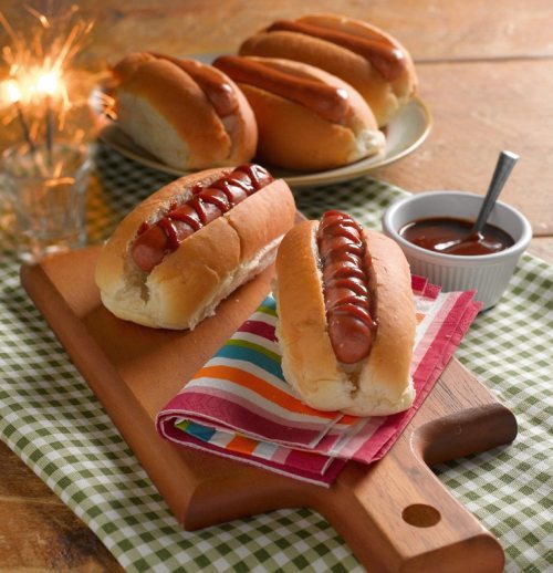 Quick BBQ Sauce with Hot Dogs